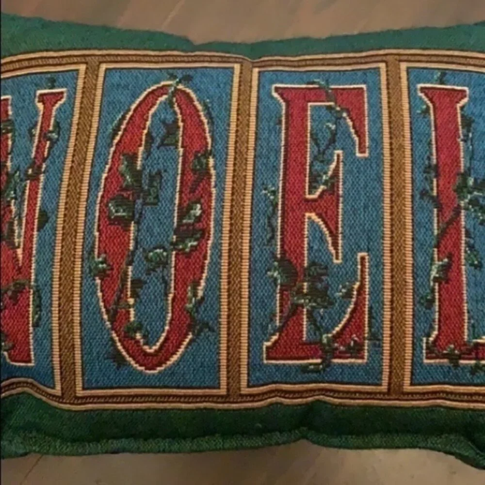 SET OF TWO HOLIDAY PILLOWS